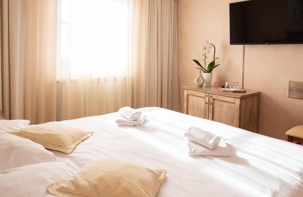 Domacija Pri Damjanu Hotel Kozina Eksteriør billede