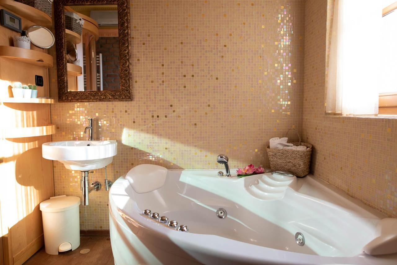Domacija Pri Damjanu Hotel Kozina Eksteriør billede