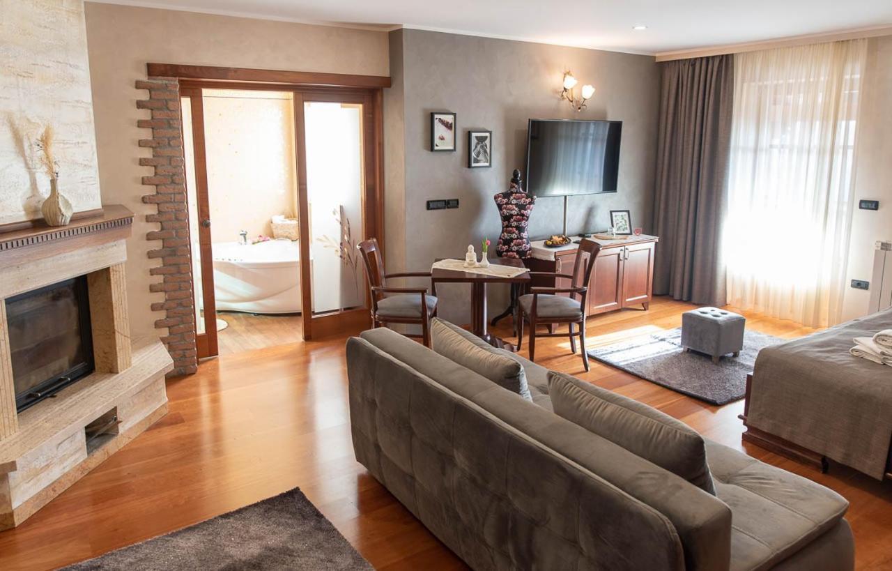 Domacija Pri Damjanu Hotel Kozina Eksteriør billede